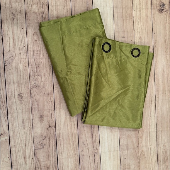 Green Grommet Curtains set of 2/57.5x84in - Picture 4 of 6